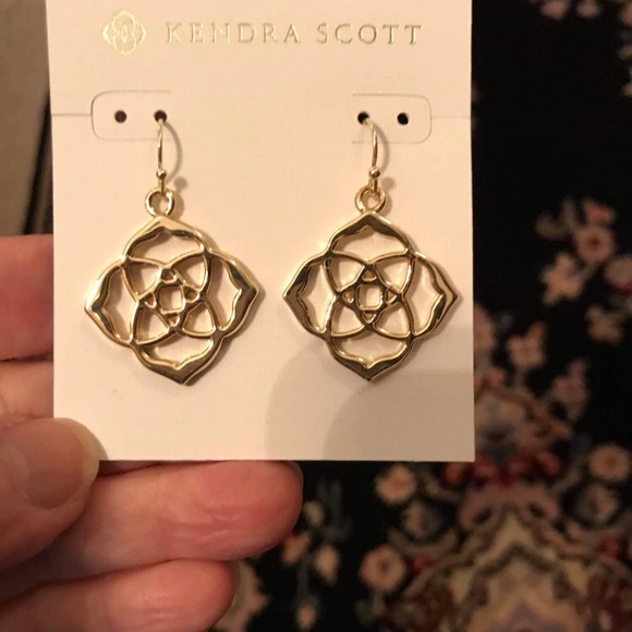 Kendra Scott Emmy Earrings - Picture 11 of 15
